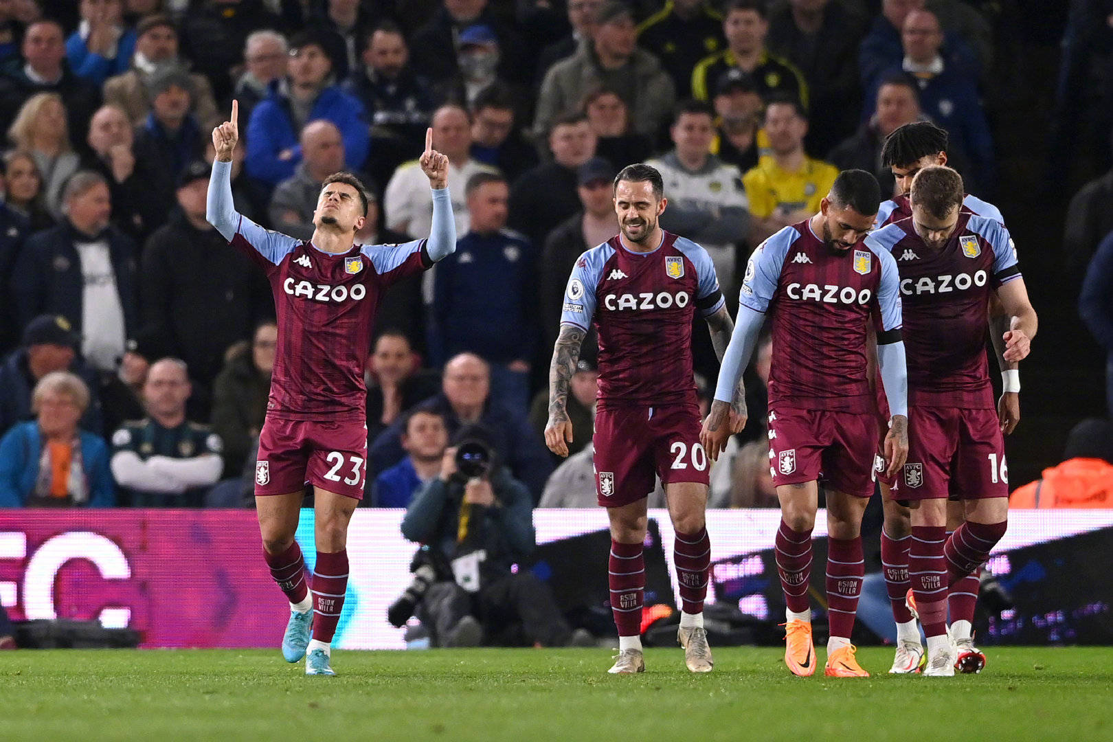 凭借聪明的 凭借聪明的